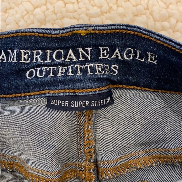 American Eagle High-Rise Jean Shorts - Picture 3 of 4